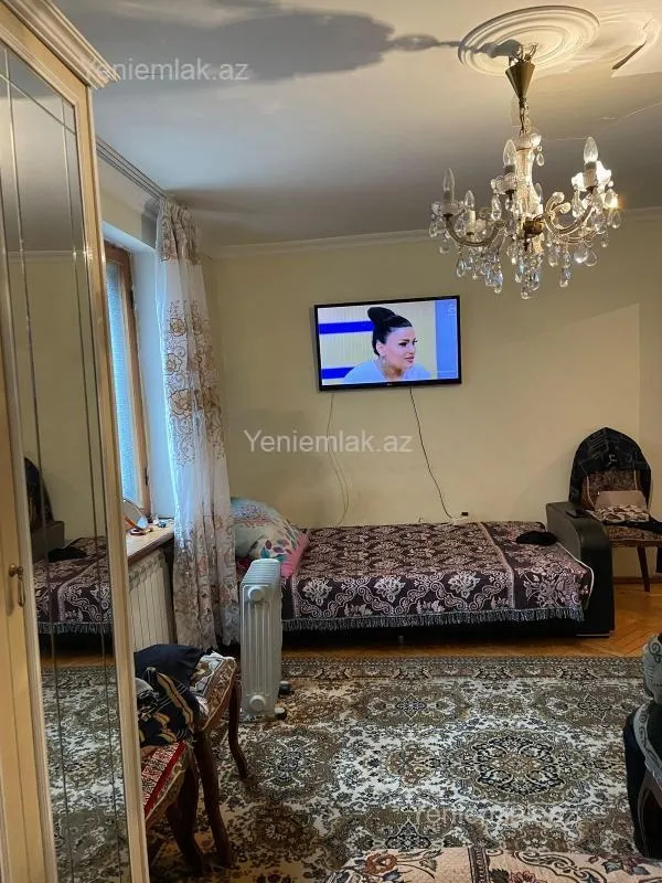 Satılır 1 otaqlı köhnə tikili 32 m²