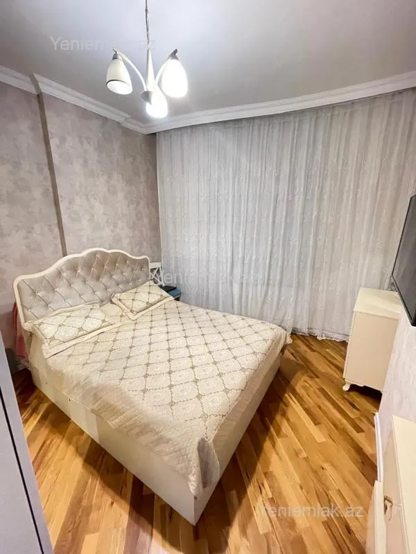 Satılır 3 otaqlı yeni tikili 75 m²