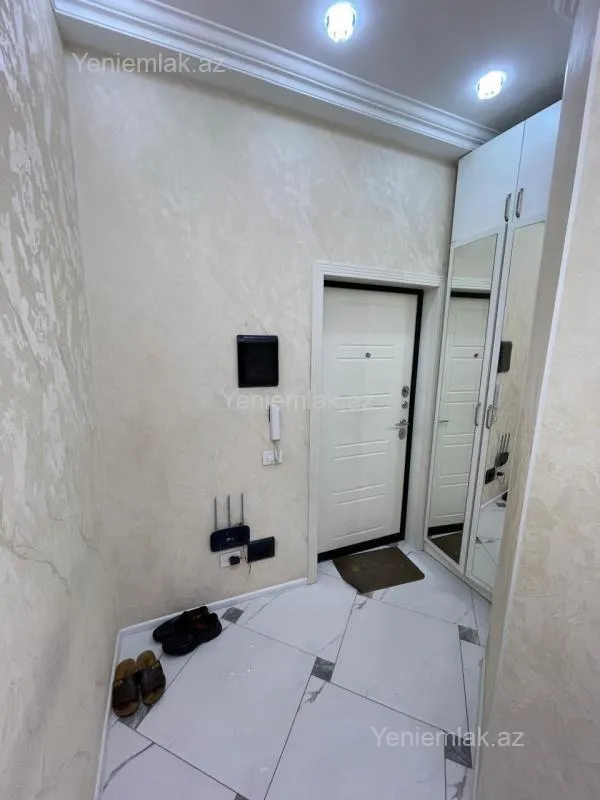 Satılır 3 otaqlı yeni tikili 75 m²