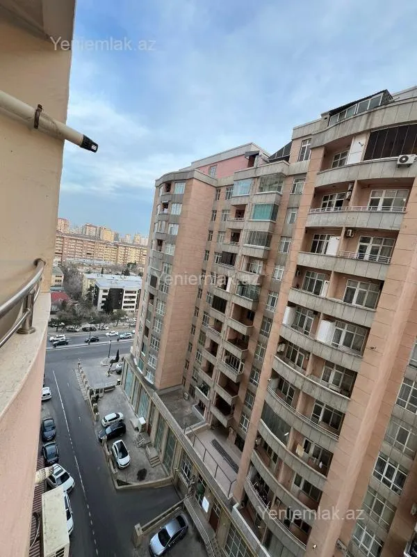 Satılır 3 otaqlı yeni tikili 75 m²