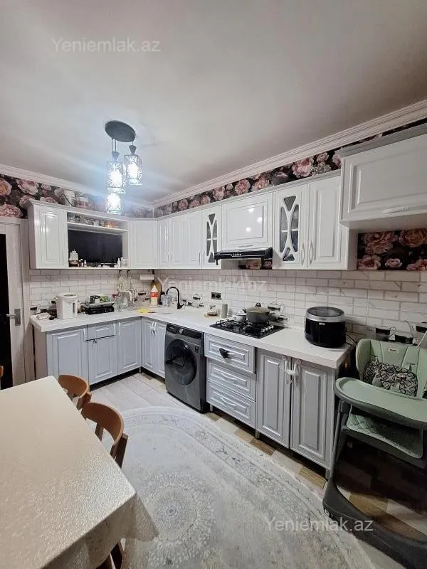 Satılır 4 otaqlı köhnə tikili 85 m²