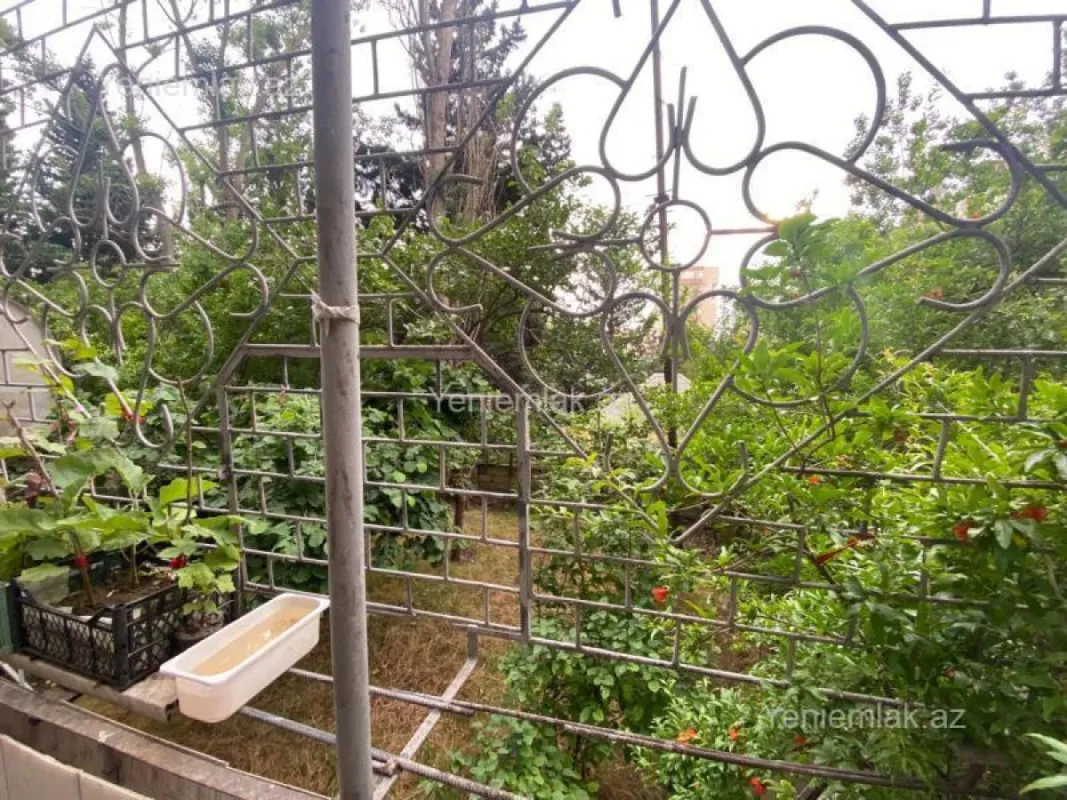 Satılır 3 otaqlı köhnə tikili 90 m²