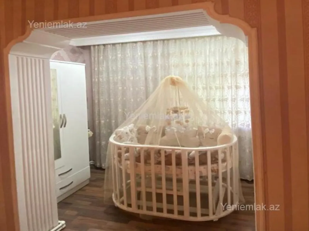 Satılır 3 otaqlı köhnə tikili 90 m²