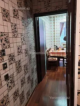 Satılır 3 otaqlı köhnə tikili 75 m²