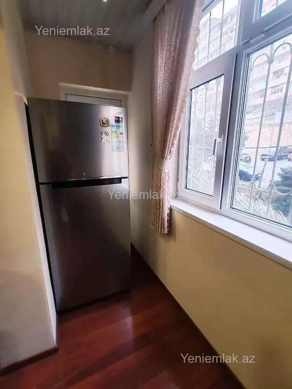 Satılır 3 otaqlı köhnə tikili 75 m²