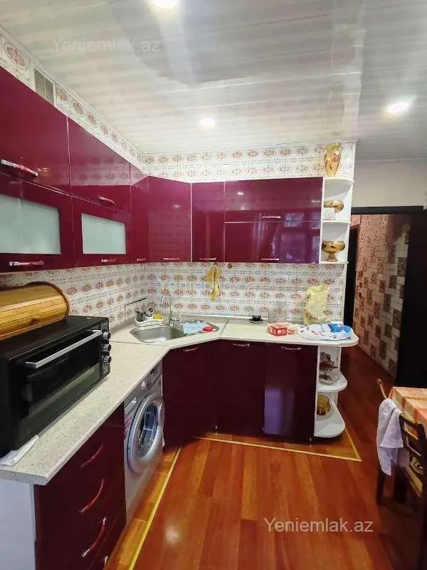 Satılır 3 otaqlı köhnə tikili 75 m²