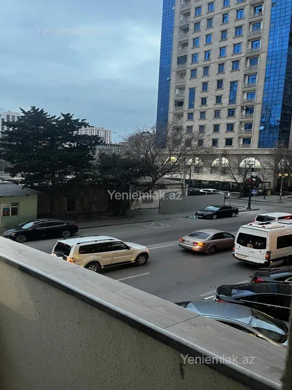 Satılır 3 otaqlı yeni tikili 95 m²