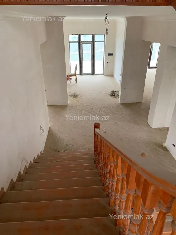 Satılır 7 otaqlı həyət evi 508 m²