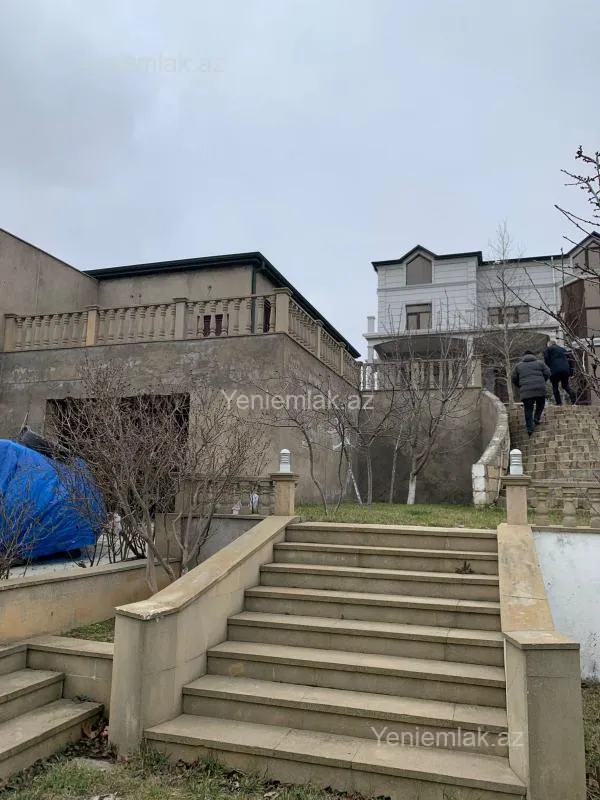 Satılır 7 otaqlı həyət evi 508 m²
