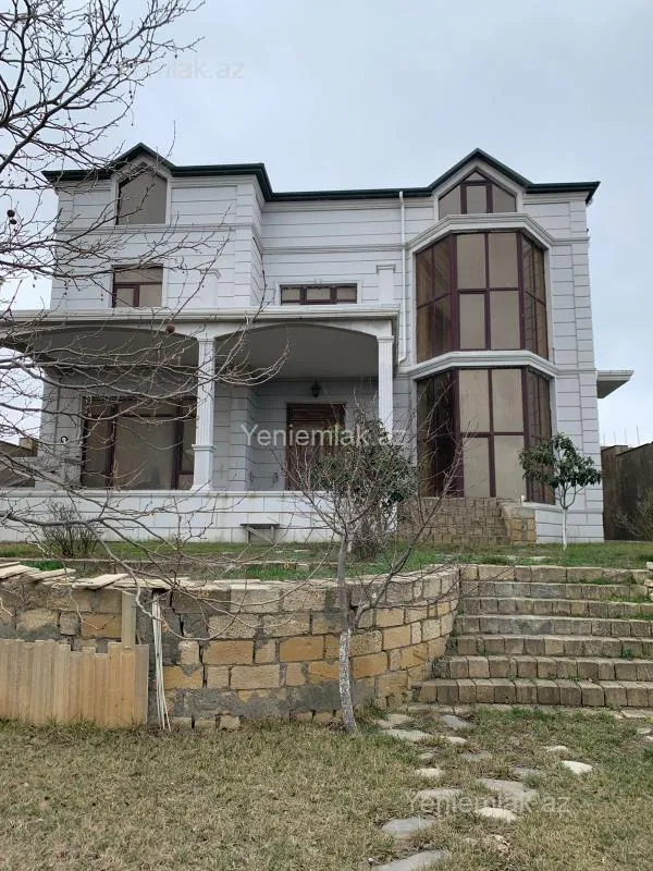 Satılır 7 otaqlı həyət evi 508 m²