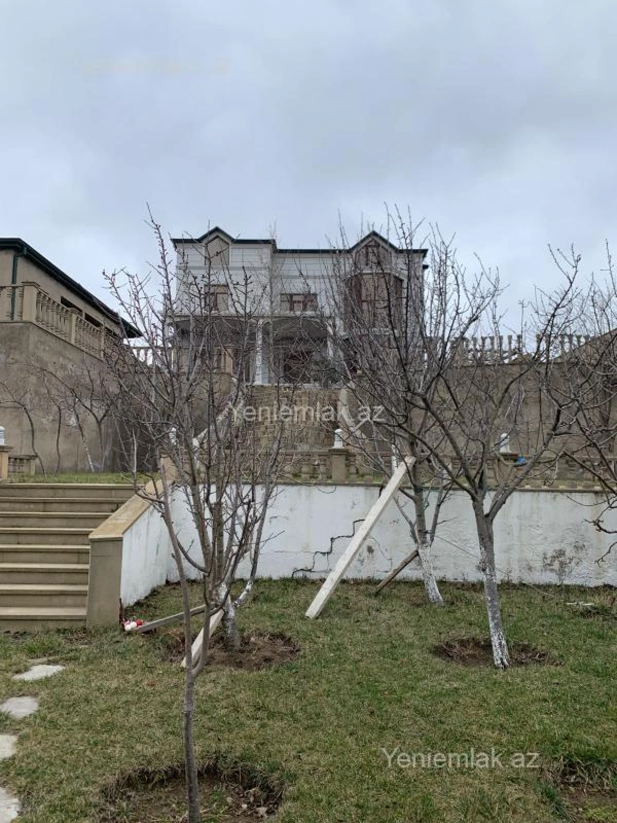 Satılır 7 otaqlı həyət evi 508 m²