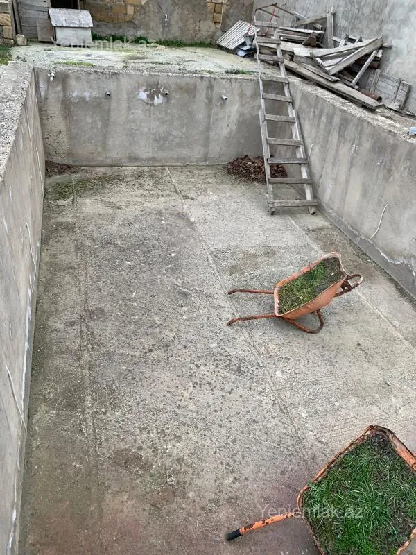 Satılır 7 otaqlı həyət evi 508 m²