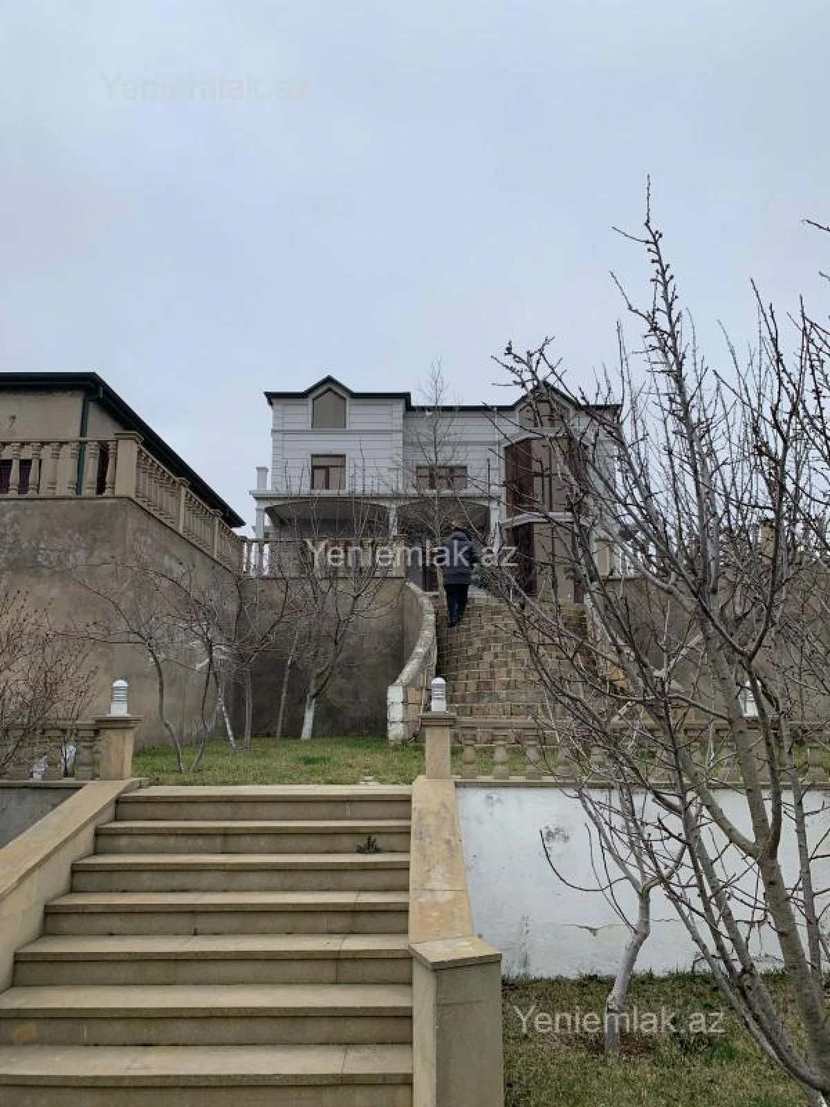 Satılır 7 otaqlı həyət evi 508 m²