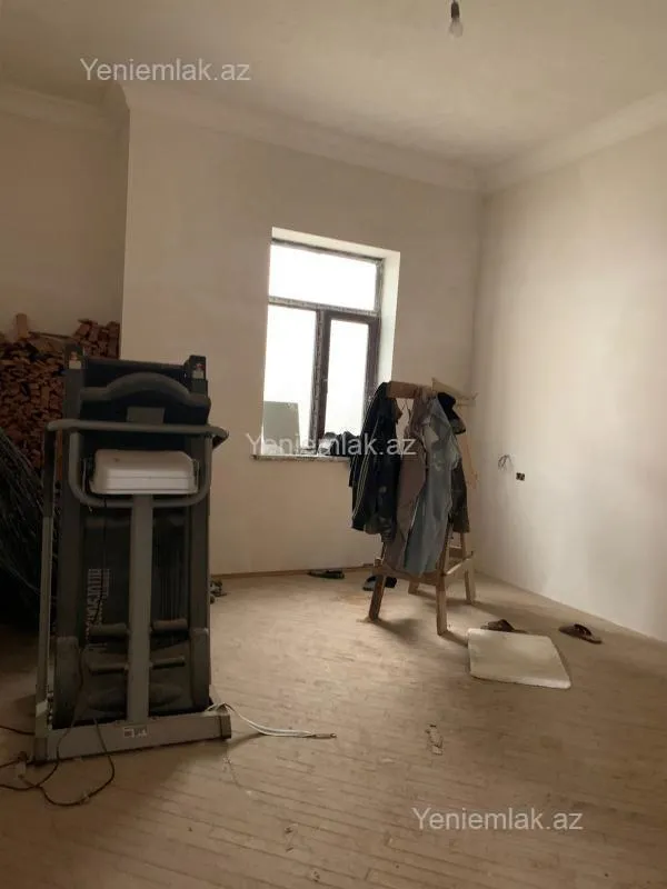 Satılır 7 otaqlı həyət evi 508 m²