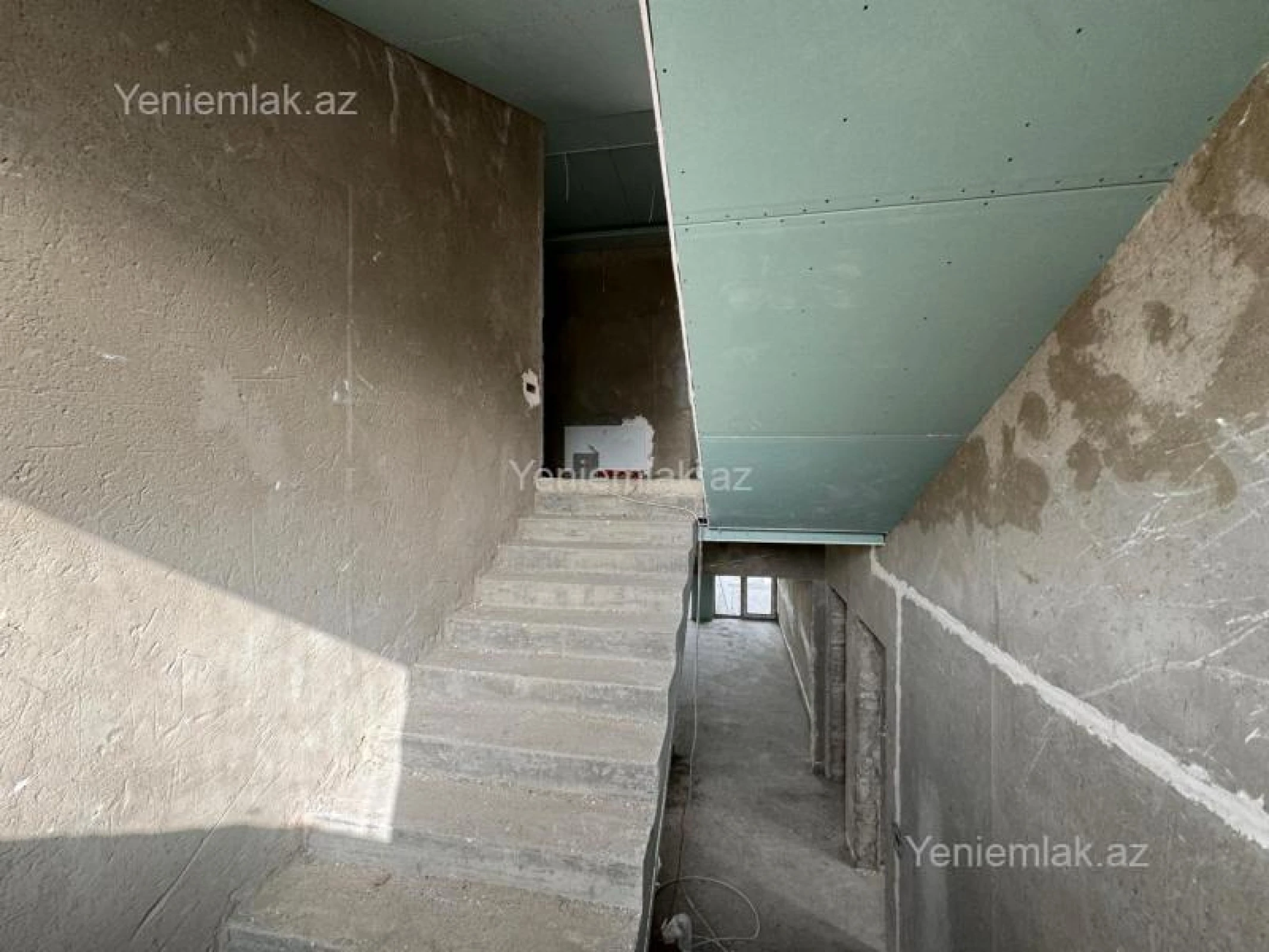 Satılır 7 otaqlı həyət evi 500 m²