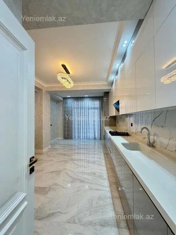 Satılır 3 otaqlı yeni tikili 140 m²