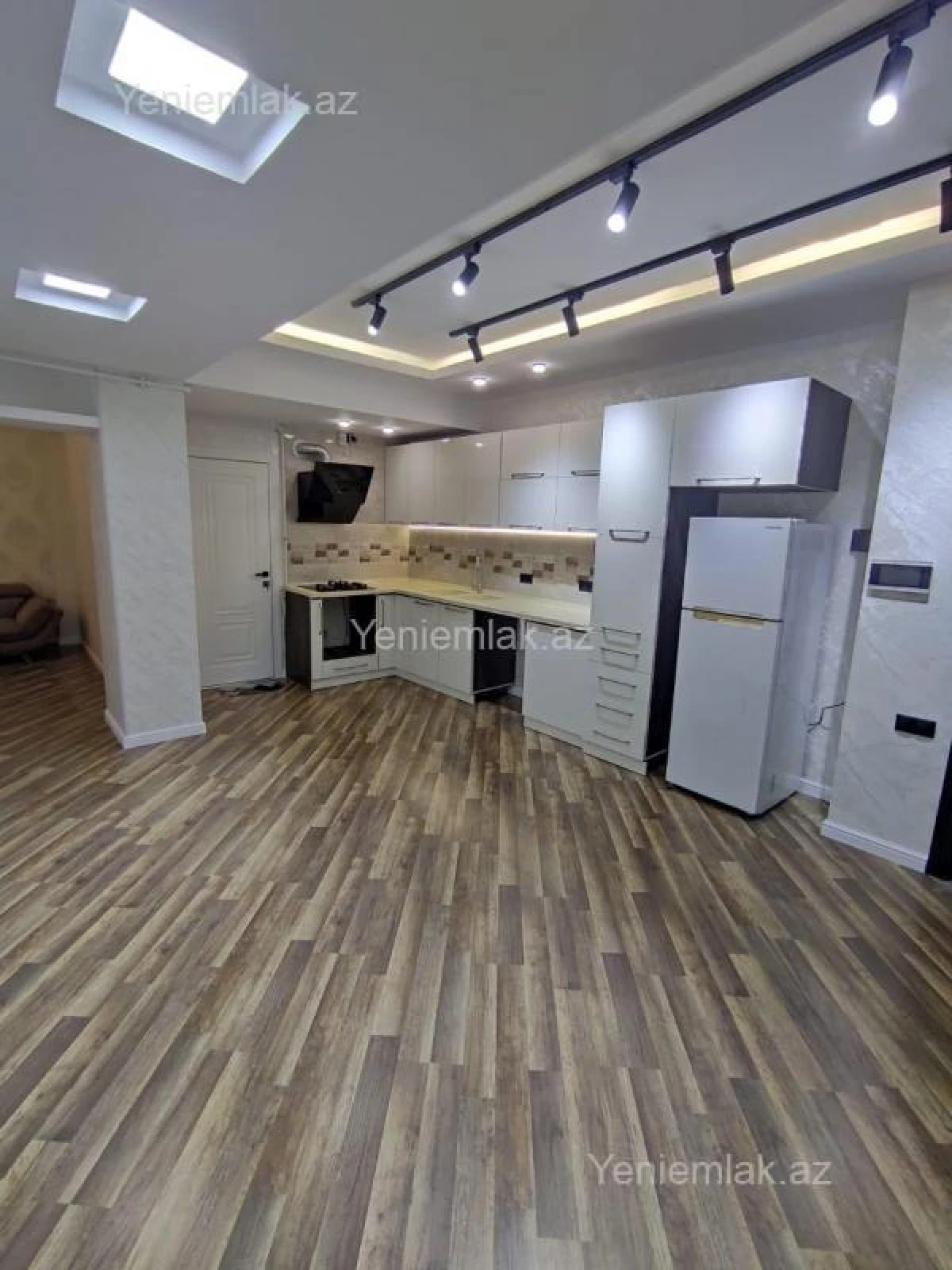 Satılır 3 otaqlı yeni tikili 95 m²
