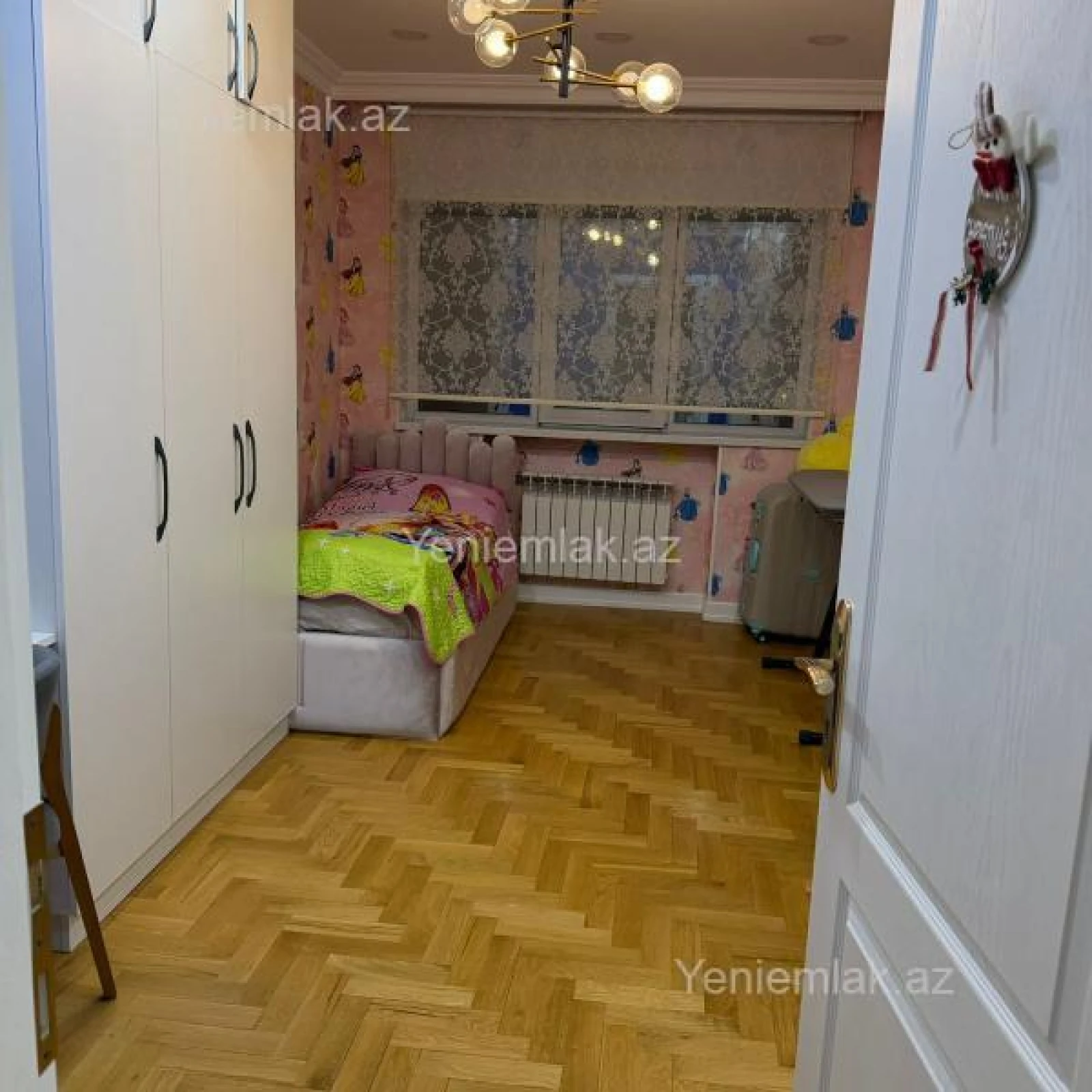 Satılır 3 otaqlı köhnə tikili 100 m²