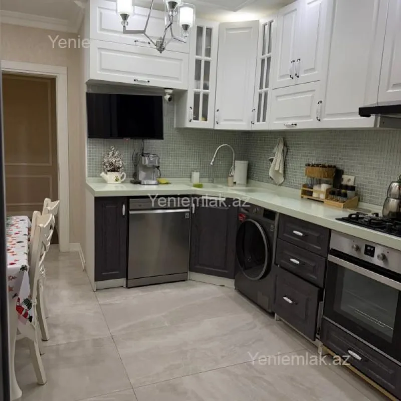 Satılır 3 otaqlı köhnə tikili 100 m²