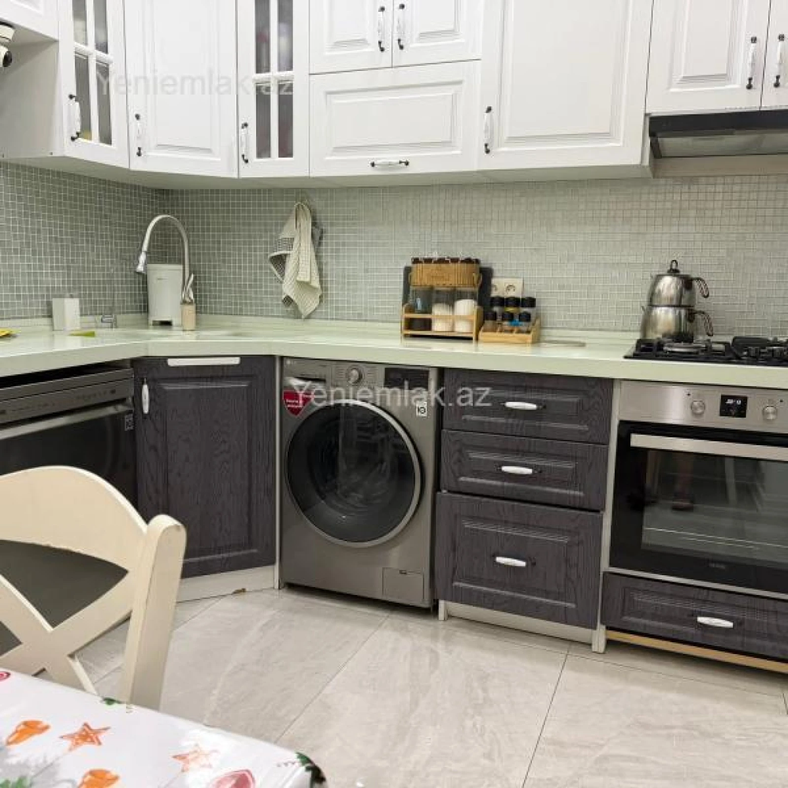 Satılır 3 otaqlı köhnə tikili 100 m²