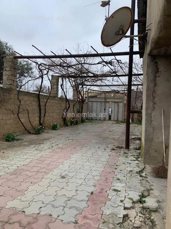 Satılır 5 otaqlı həyət evi 220 m²