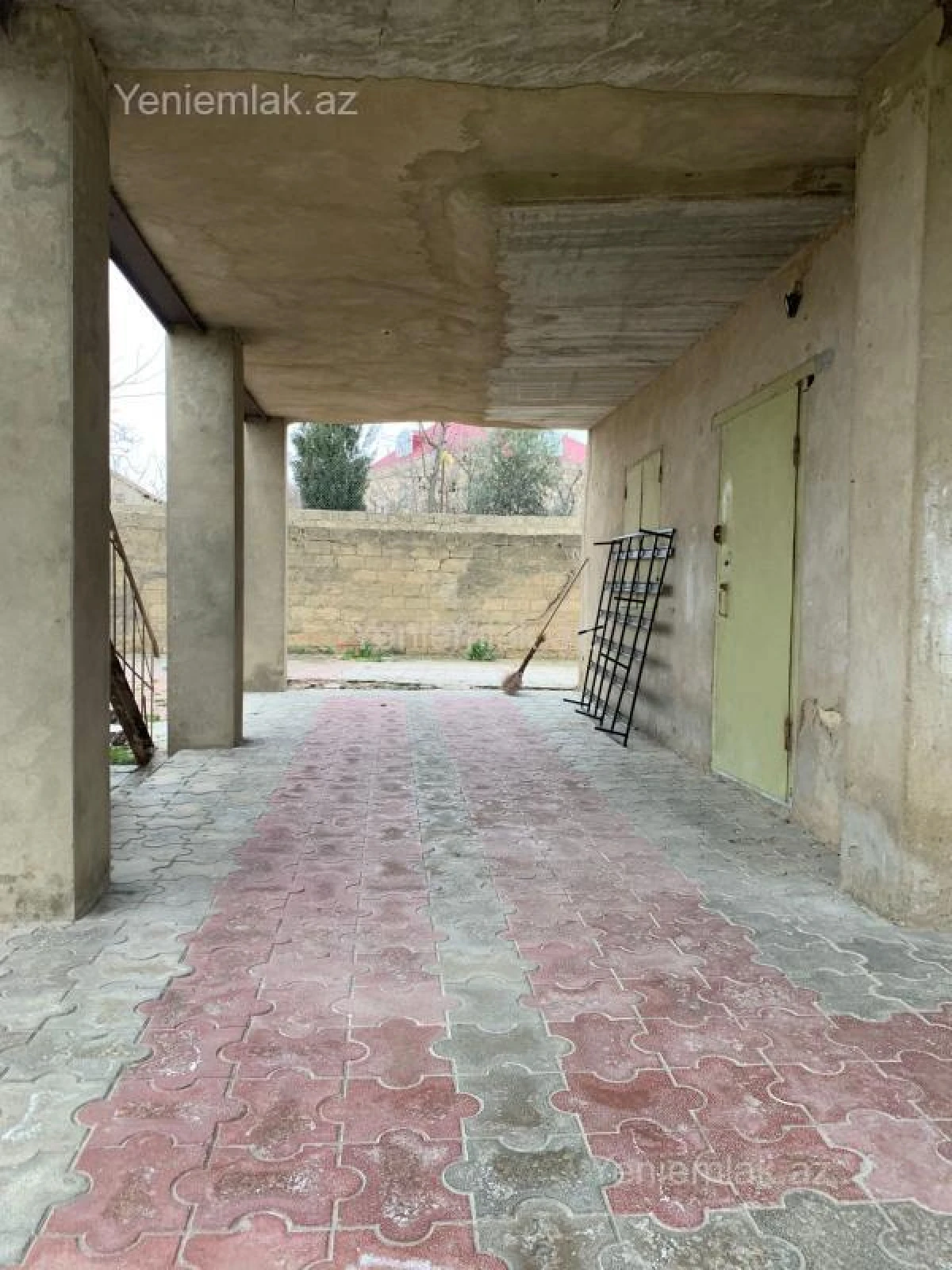 Satılır 5 otaqlı həyət evi 220 m²