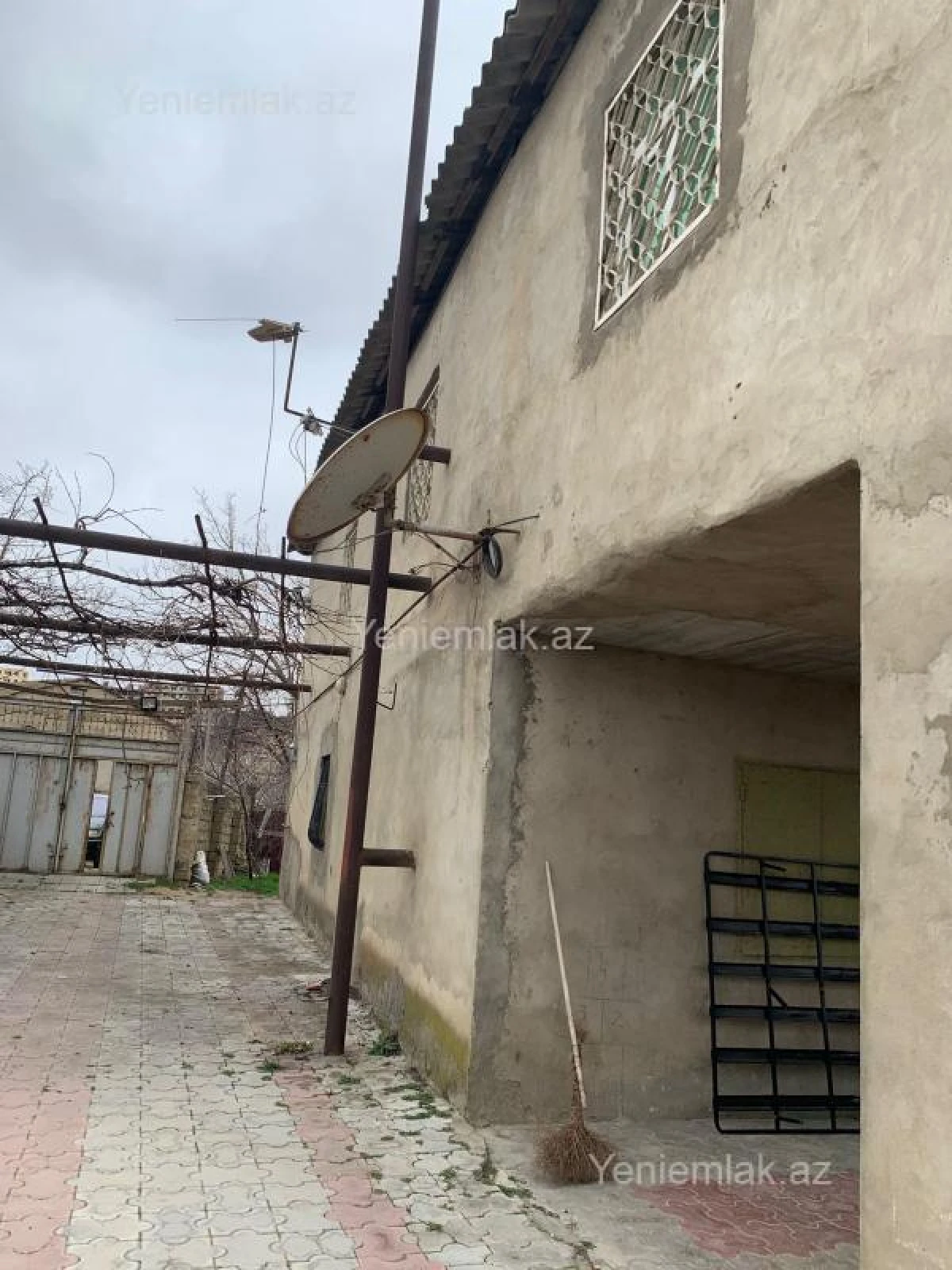 Satılır 5 otaqlı həyət evi 220 m²