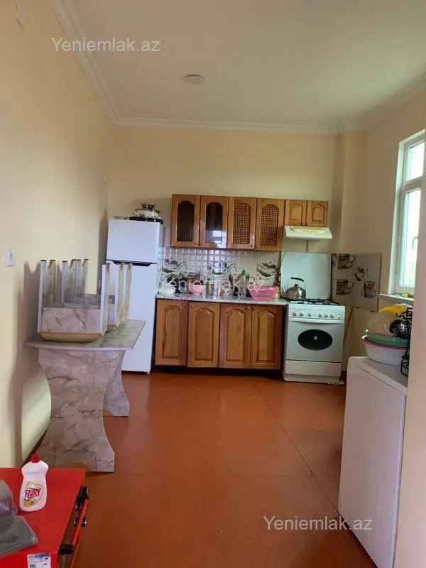 Satılır 5 otaqlı həyət evi 220 m²