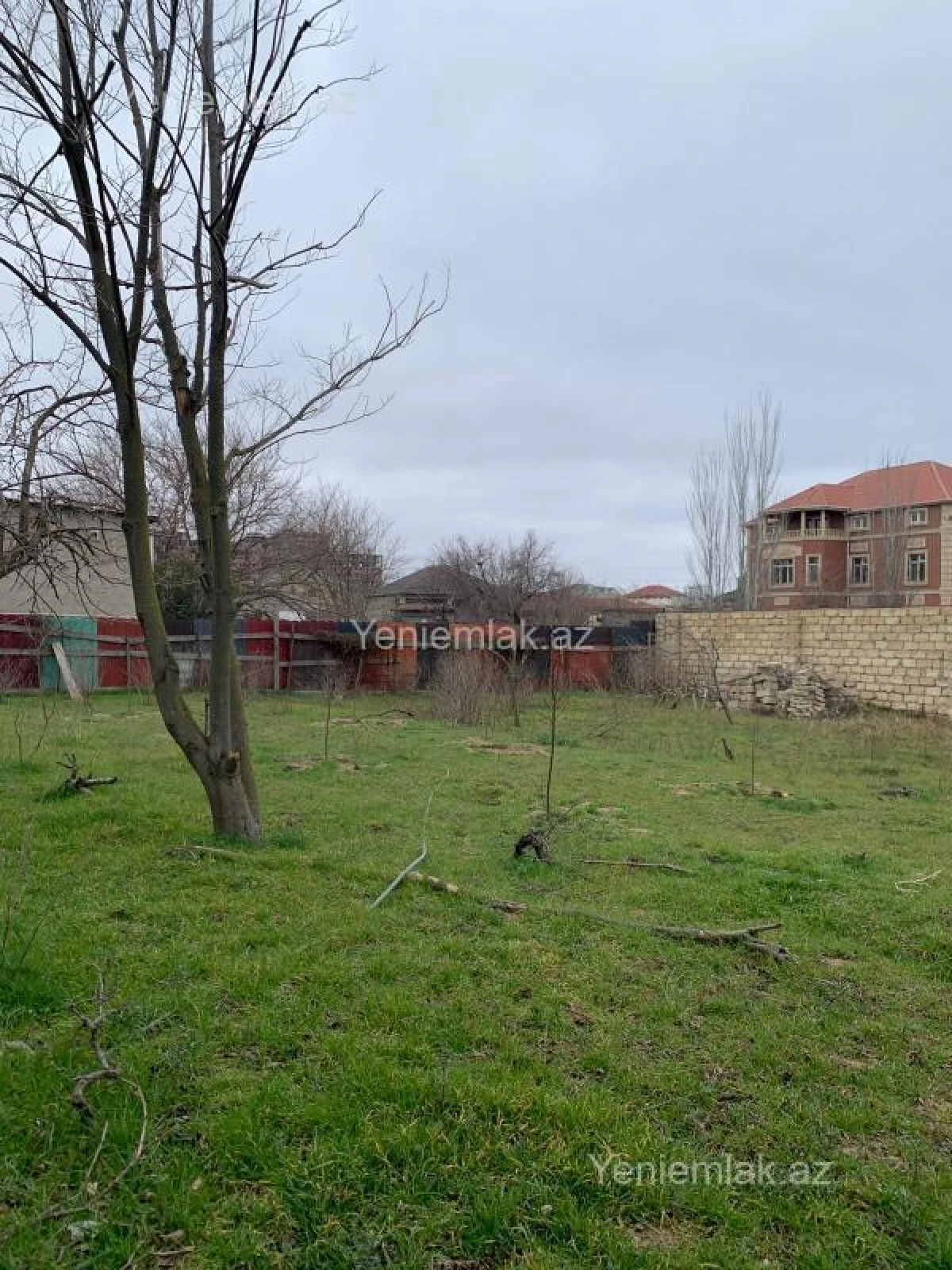 Satılır 5 otaqlı həyət evi 220 m²