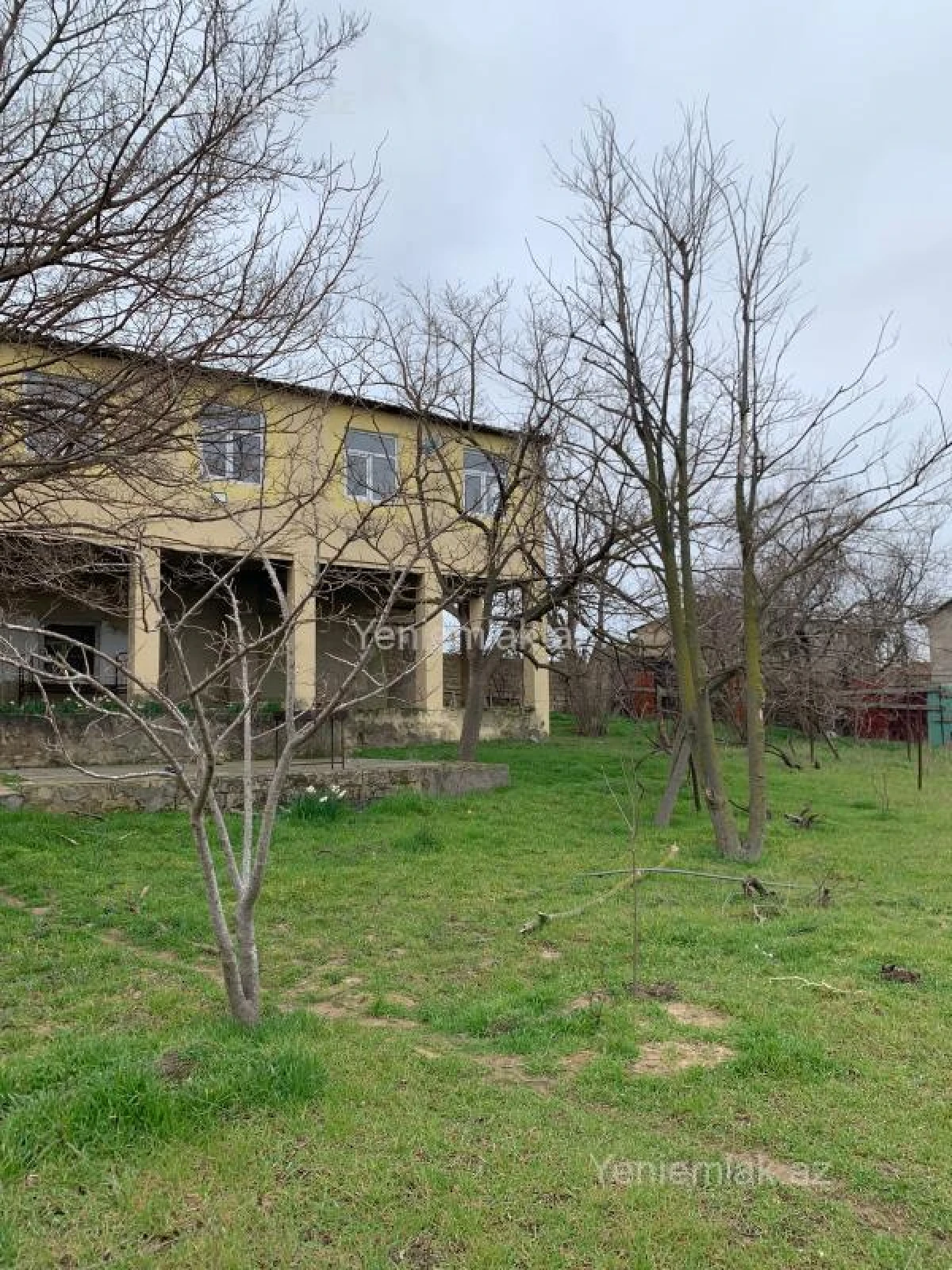 Satılır 5 otaqlı həyət evi 220 m²