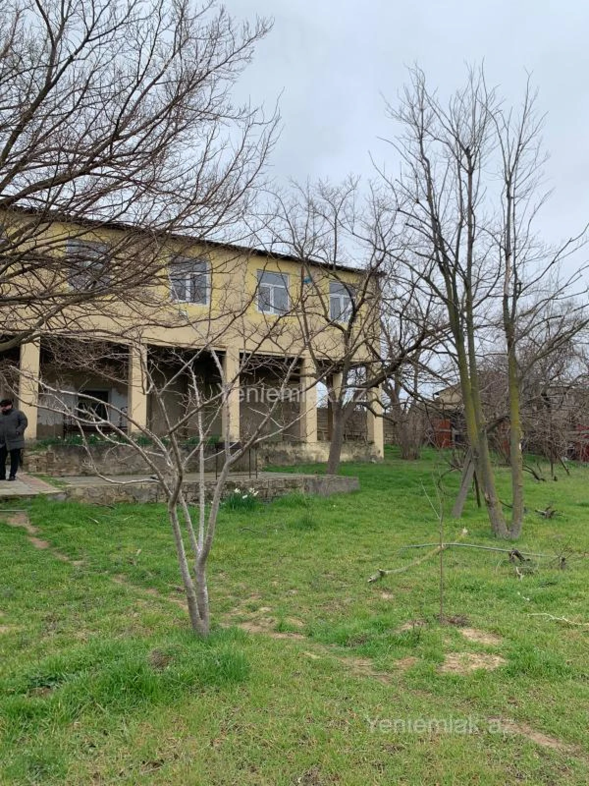 Satılır 5 otaqlı həyət evi 220 m²