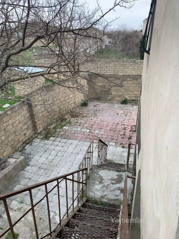Satılır 5 otaqlı həyət evi 220 m²