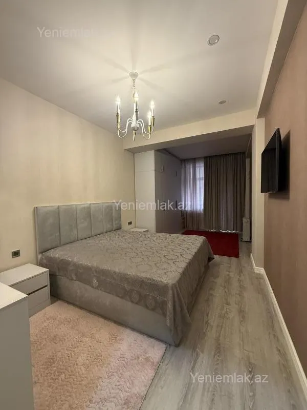 Satılır 2 otaqlı yeni tikili 72 m²