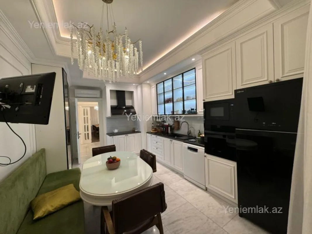 Satılır 3 otaqlı yeni tikili 141 m²