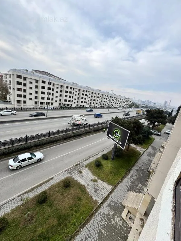 Satılır 2 otaqlı köhnə tikili 55 m²