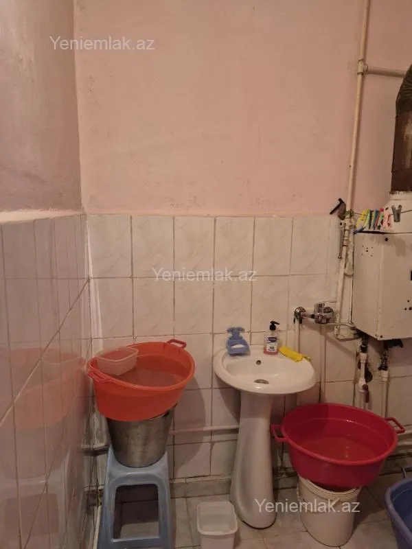 Satılır 3 otaqlı köhnə tikili 70 m²