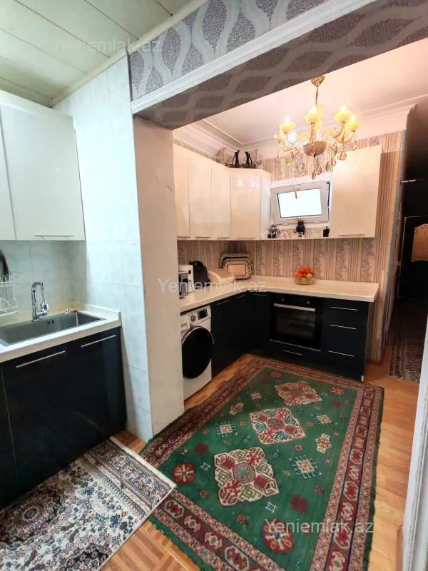 Satılır 3 otaqlı köhnə tikili 80 m²