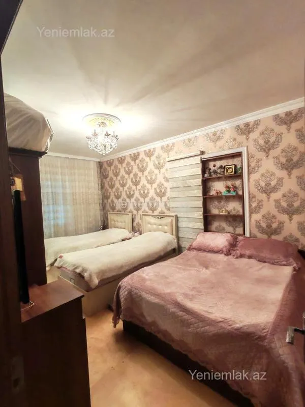 Satılır 3 otaqlı köhnə tikili 80 m²