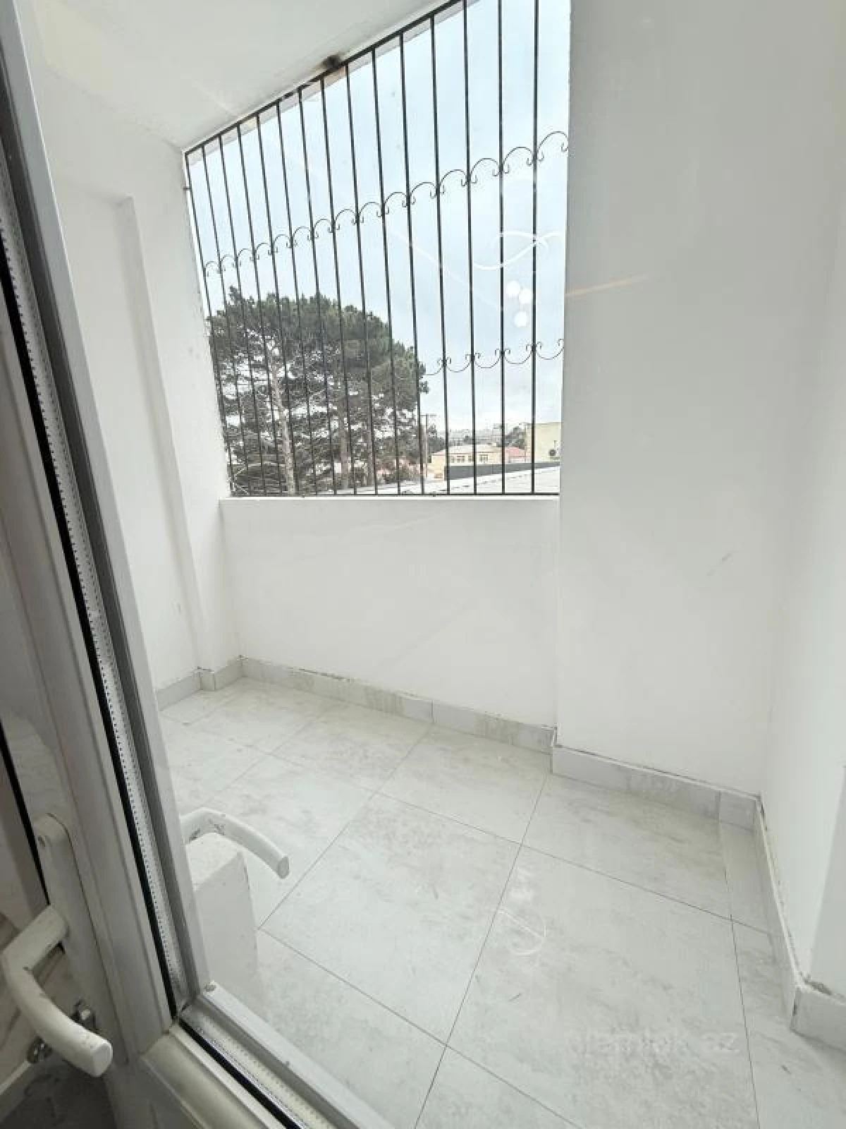 Satılır 3 otaqlı yeni tikili 120 m²