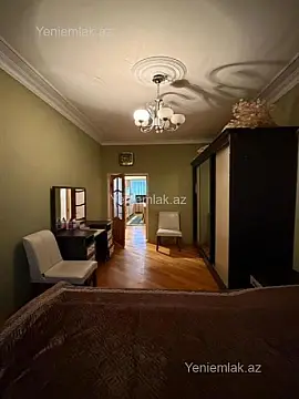 Satılır 3 otaqlı köhnə tikili 85 m²