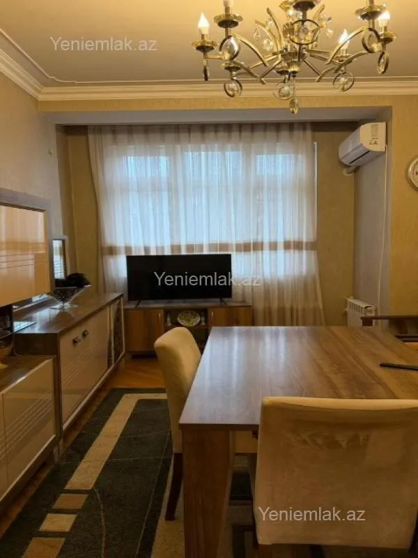 Satılır 3 otaqlı köhnə tikili 85 m²
