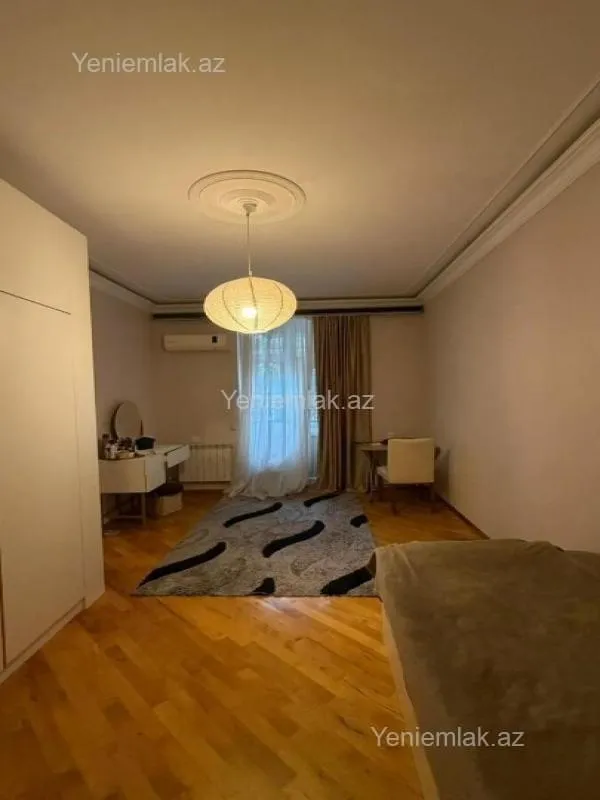 Satılır 3 otaqlı köhnə tikili 85 m²