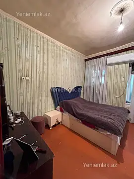Satılır 2 otaqlı köhnə tikili 82 m²