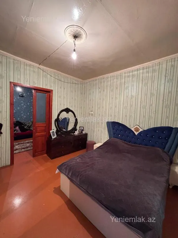 Satılır 2 otaqlı köhnə tikili 82 m²