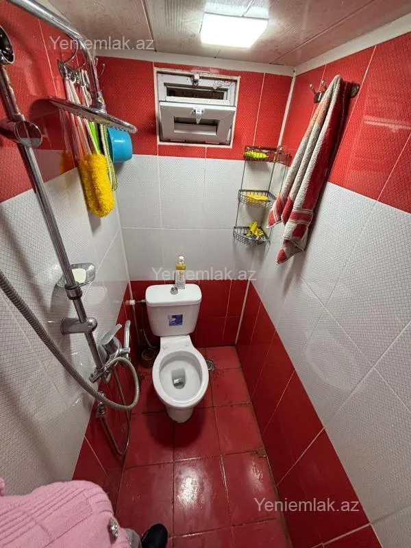 Satılır 2 otaqlı köhnə tikili 82 m²