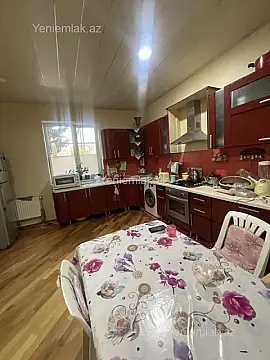 Satılır 5 otaqlı həyət evi 180 m²