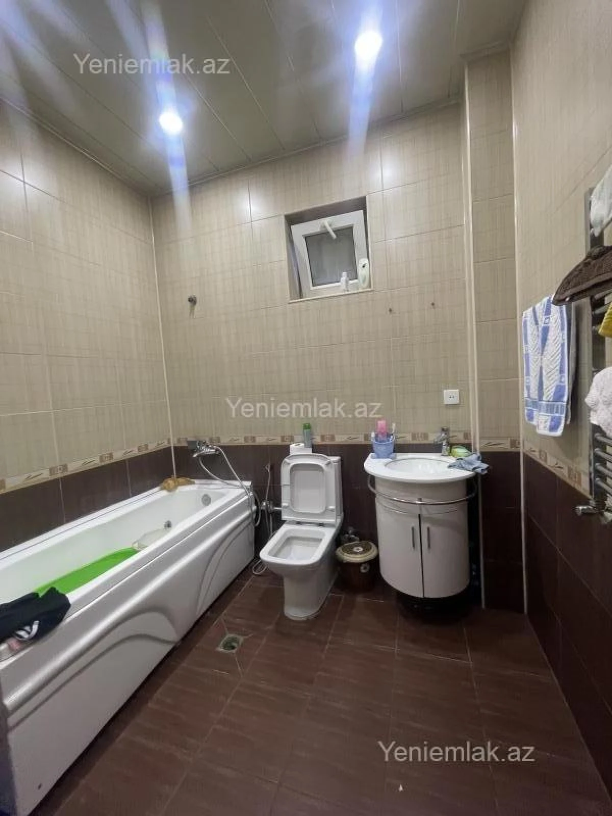 Satılır 5 otaqlı həyət evi 180 m²