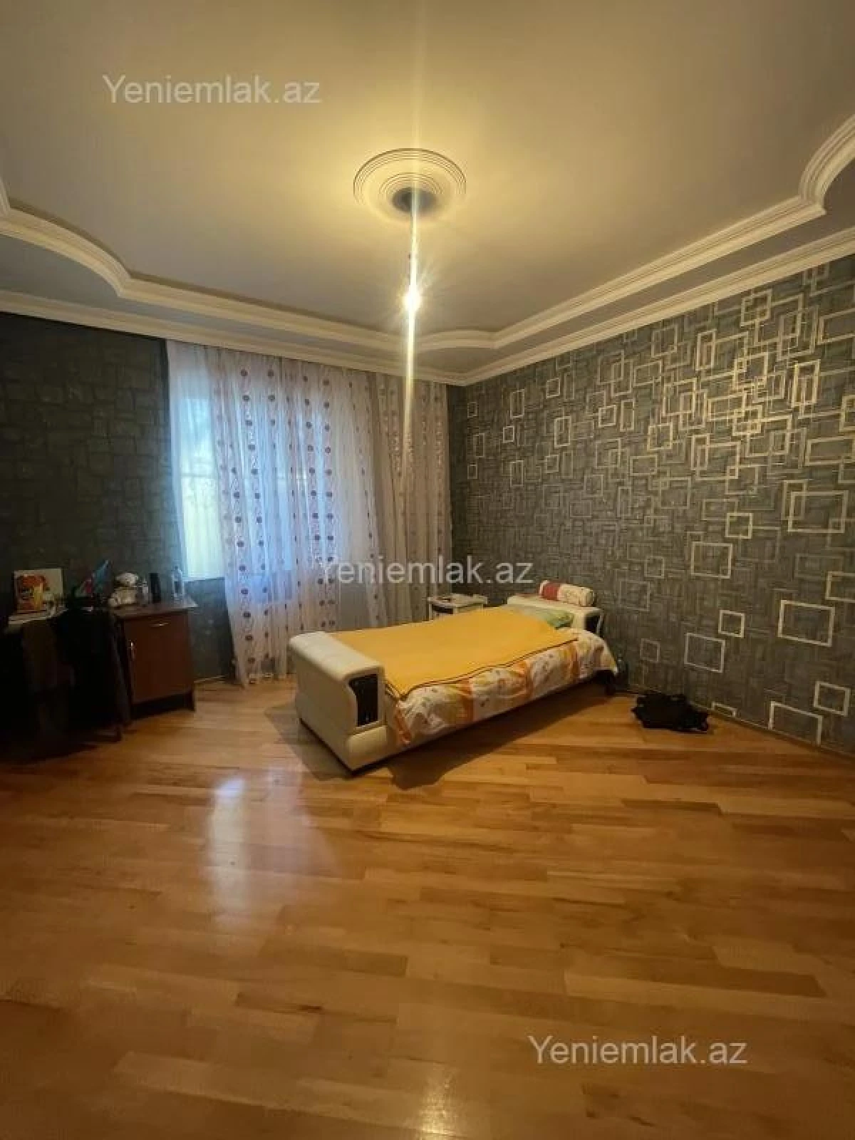 Satılır 5 otaqlı həyət evi 180 m²
