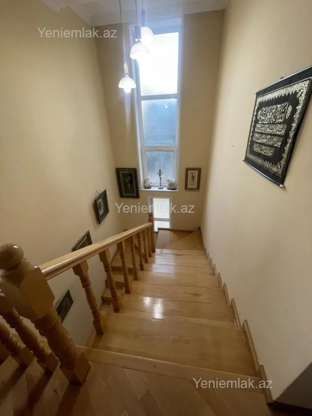 Satılır 5 otaqlı həyət evi 180 m²