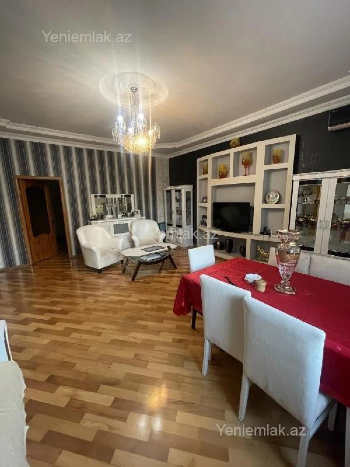 Satılır 5 otaqlı həyət evi 180 m²